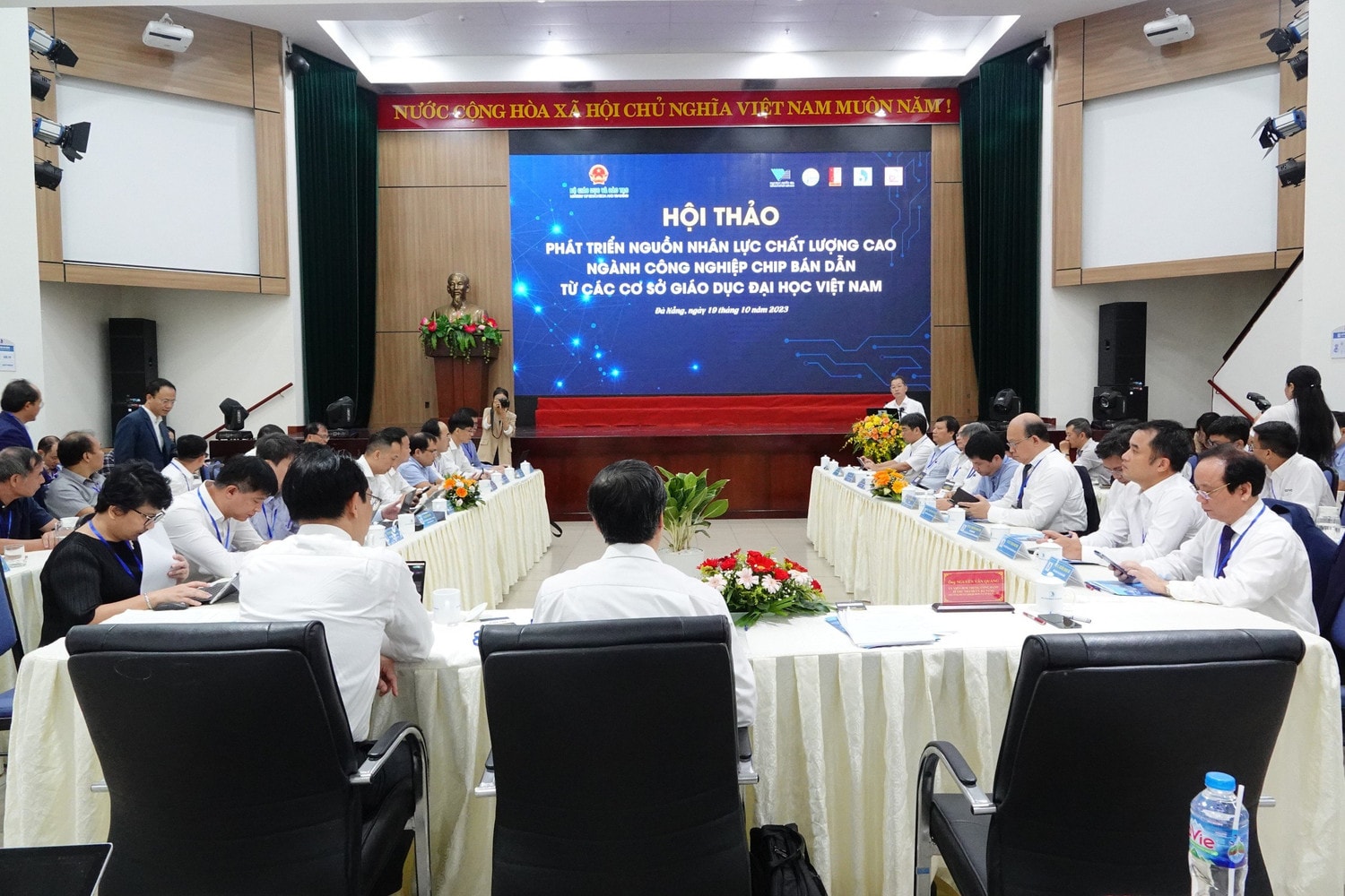Bộ trưởng Bộ GD-ĐT: Phát triển được lĩnh vực công nghệ bán dẫn, chúng ta nâng được vị thế đất nước -0