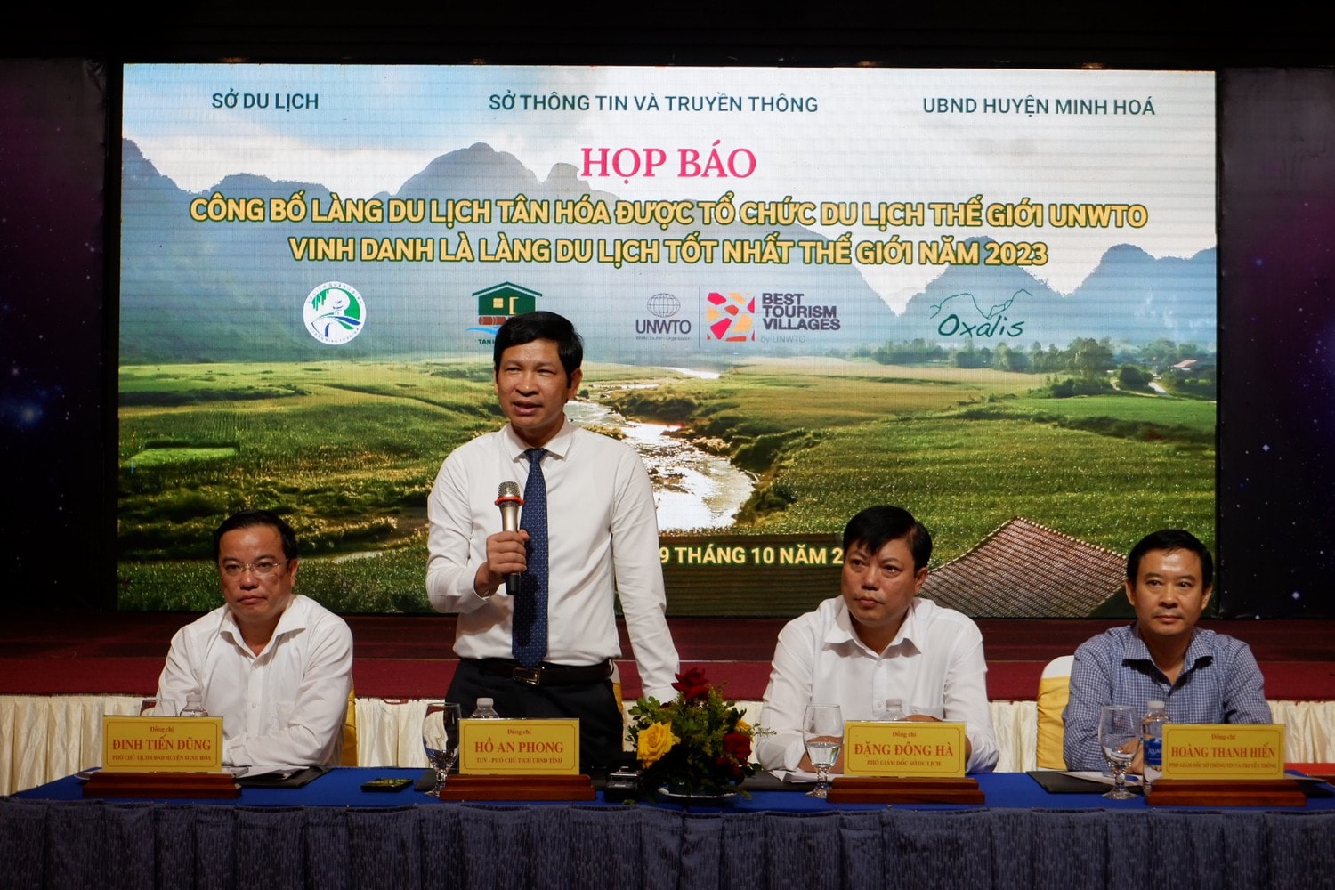 Phó Chủ tịch UBND tỉnh Quảng Bình Hồ An Phong phát biểu tại họp báo