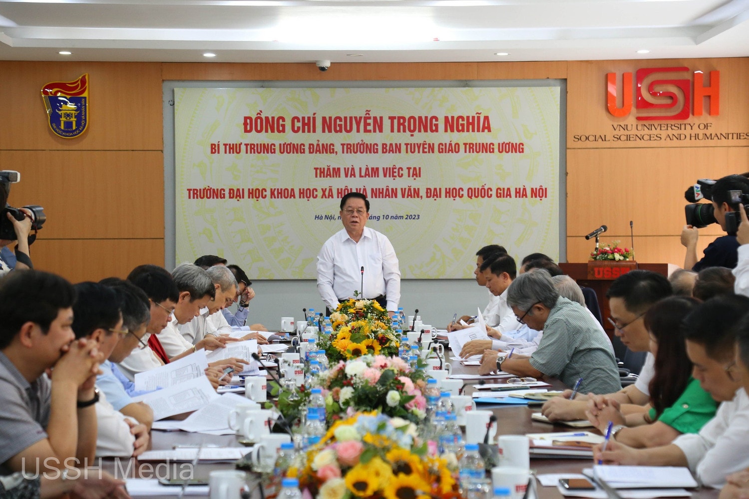 Trưởng ban Tuyên giáo Trung ương: Công tác đào tạo báo chí cần đổi mới để thích ứng, bắt kịp với xu thế mới -0