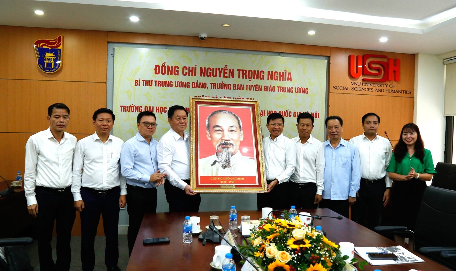 Trưởng ban Tuyên giáo Trung ương: Công tác đào tạo báo chí cần đổi mới để thích ứng, bắt kịp với xu thế mới -0