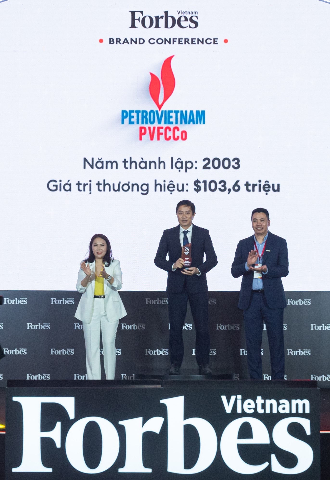PVFCCo lọt Top 25 thương hiệu công ty hàng tiêu dùng cá nhân và công nghiệp dẫn đầu Việt Nam năm 2023 -0