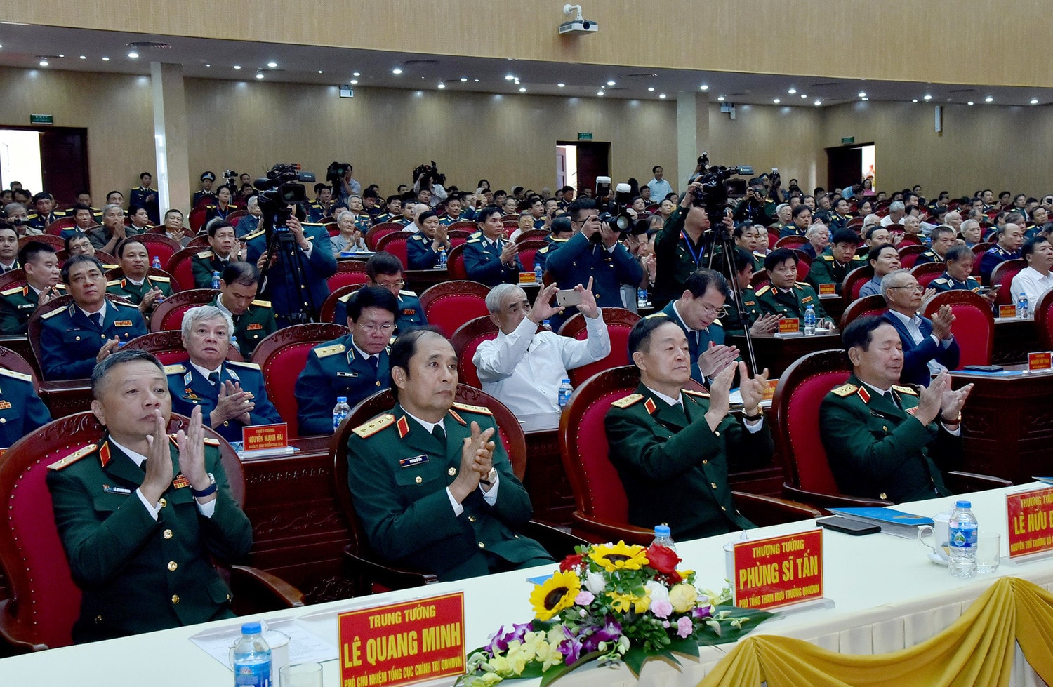 Xây dựng Quân chủng Phòng không - Không quân tinh nhuệ, hiện đại, bảo vệ vững chắc bầu trời Tổ quốc
