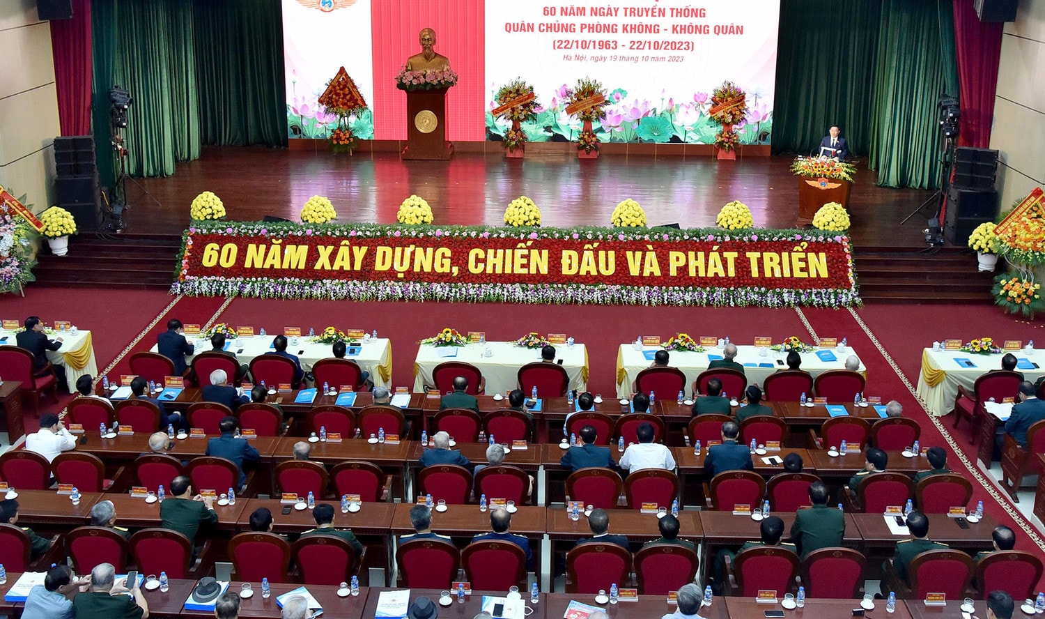 Xây dựng Quân chủng Phòng không - Không quân tinh nhuệ, hiện đại, bảo vệ vững chắc bầu trời Tổ quốc
