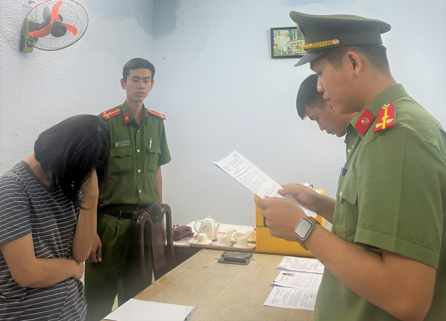 Lập công ty tư vấn du học để tổ chức cho người khác xuất cảnh trái phép -0