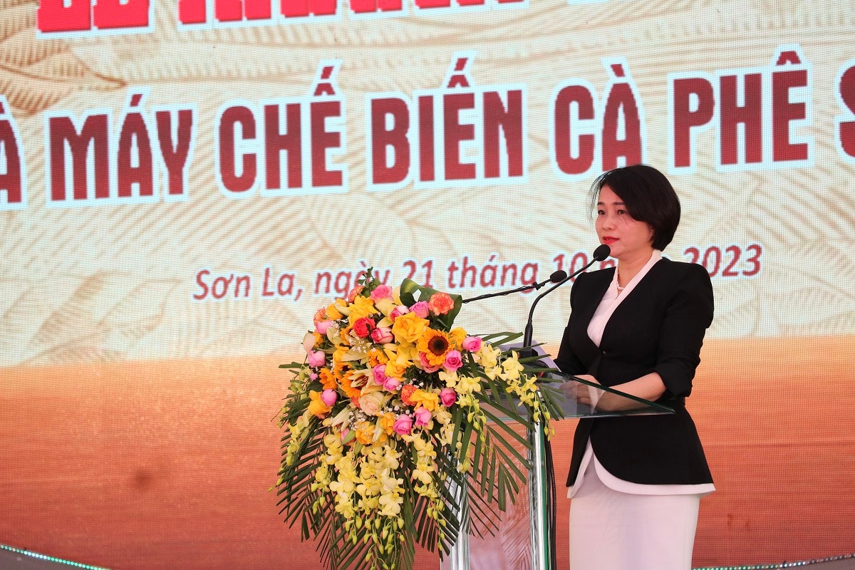 Bà Nguyễn Thị Phương, Tổng Giám đốc WinCommerce phát biểu tại buổi lễ. WinCommerce đồng hành cùng tỉnh Sơn La phát triển nguồn cung cà phê bền vững -0