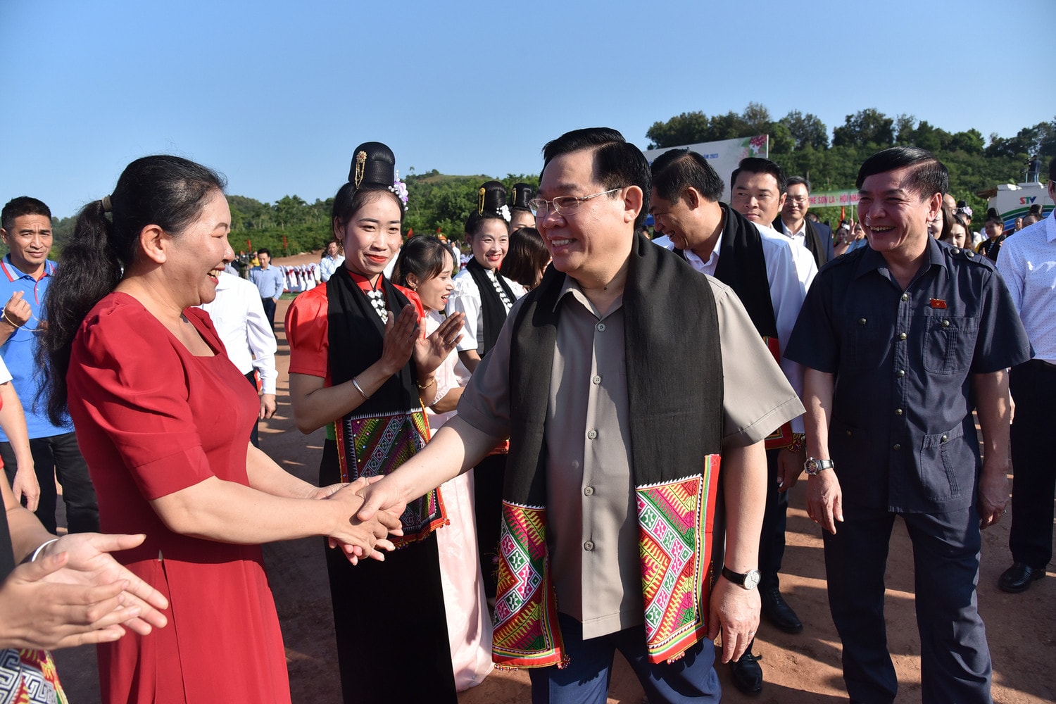 Chủ tịch Quốc hội Vương Đình Huệ dự chuỗi sự kiện tại Lễ hội Cà phê Sơn La -0