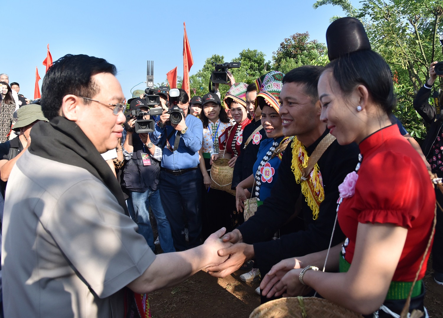 Chủ tịch Quốc hội Vương Đình Huệ dự chuỗi sự kiện tại Lễ hội Cà phê Sơn La -0