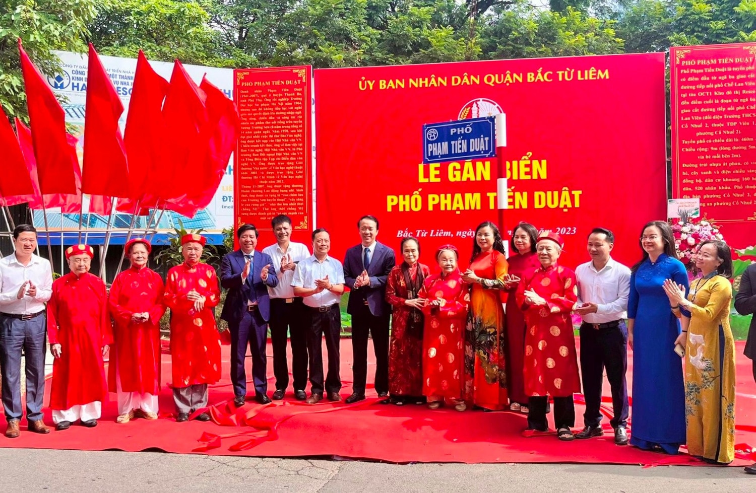 Gắn biển 4 tuyến đường mới quận Bắc Từ Liêm
