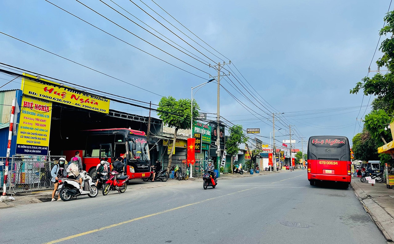 Vụ nhiều nhà xe lập bến cóc, đón trả khách trái phép ở Bình Dương: Nhà xe Huệ Nghĩa lập bến lậu quy mô “khủng”