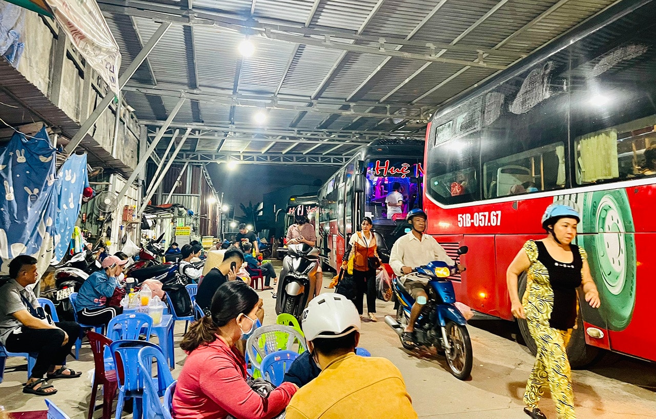 Vụ nhiều nhà xe lập bến cóc, đón trả khách trái phép ở Bình Dương: Nhà xe Huệ Nghĩa lập bến lậu quy mô “khủng”