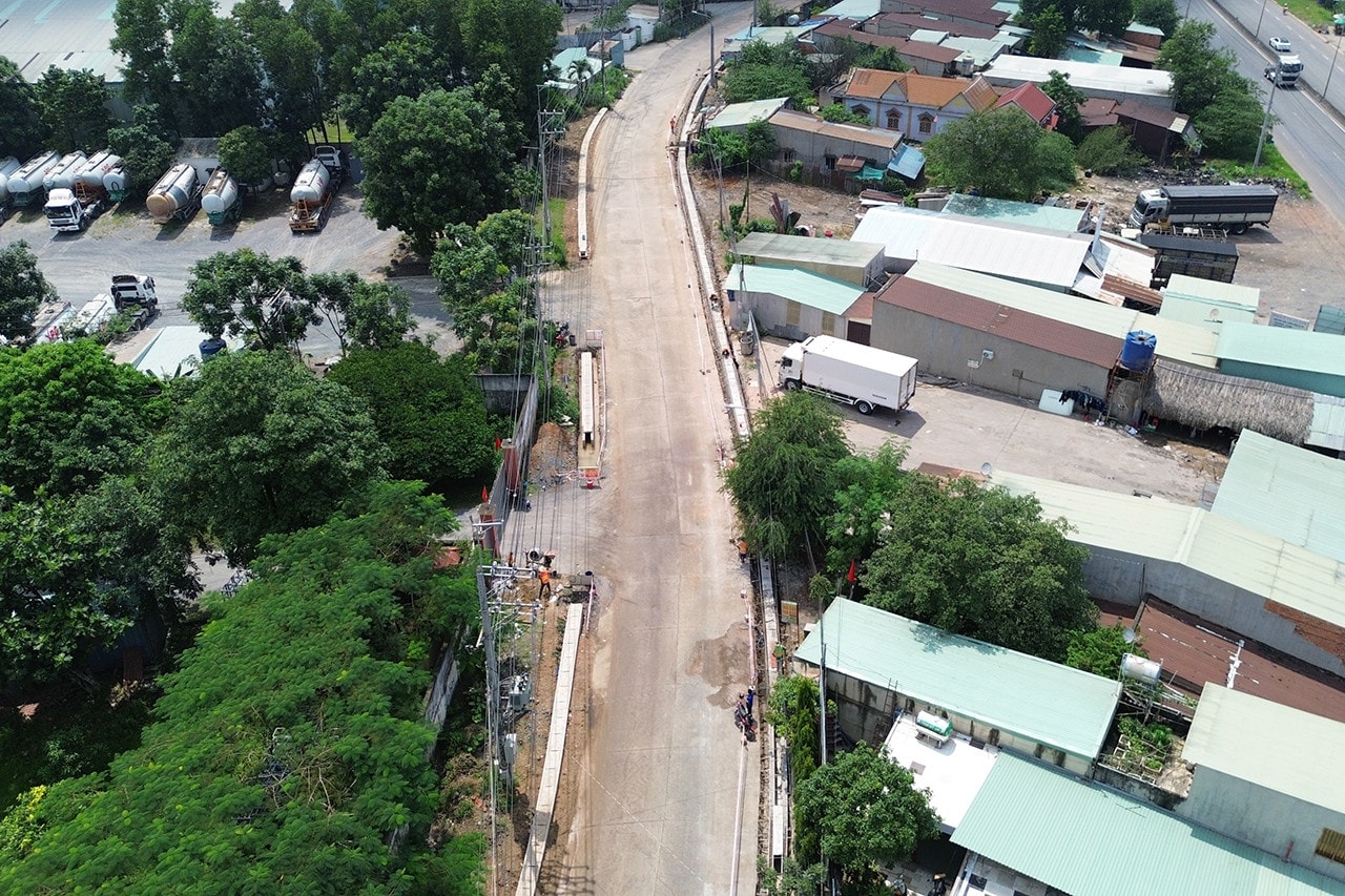 Sau nhiều năm mang danh "con đường đau khổ", nay đường Đinh Quang Ân được mang một diện mạo mới, khang trang, sạch đẹp Đồng Nai: Diện mạo mới cung đường Đinh Quang Ân