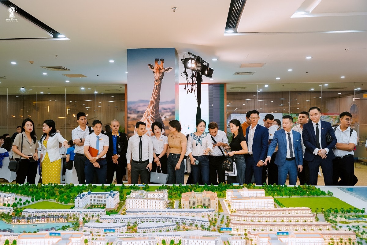 Sôi động sự kiện khai trương sa bàn The 5Way Phú Quốc – Life Concepts tại Hà Nội -0