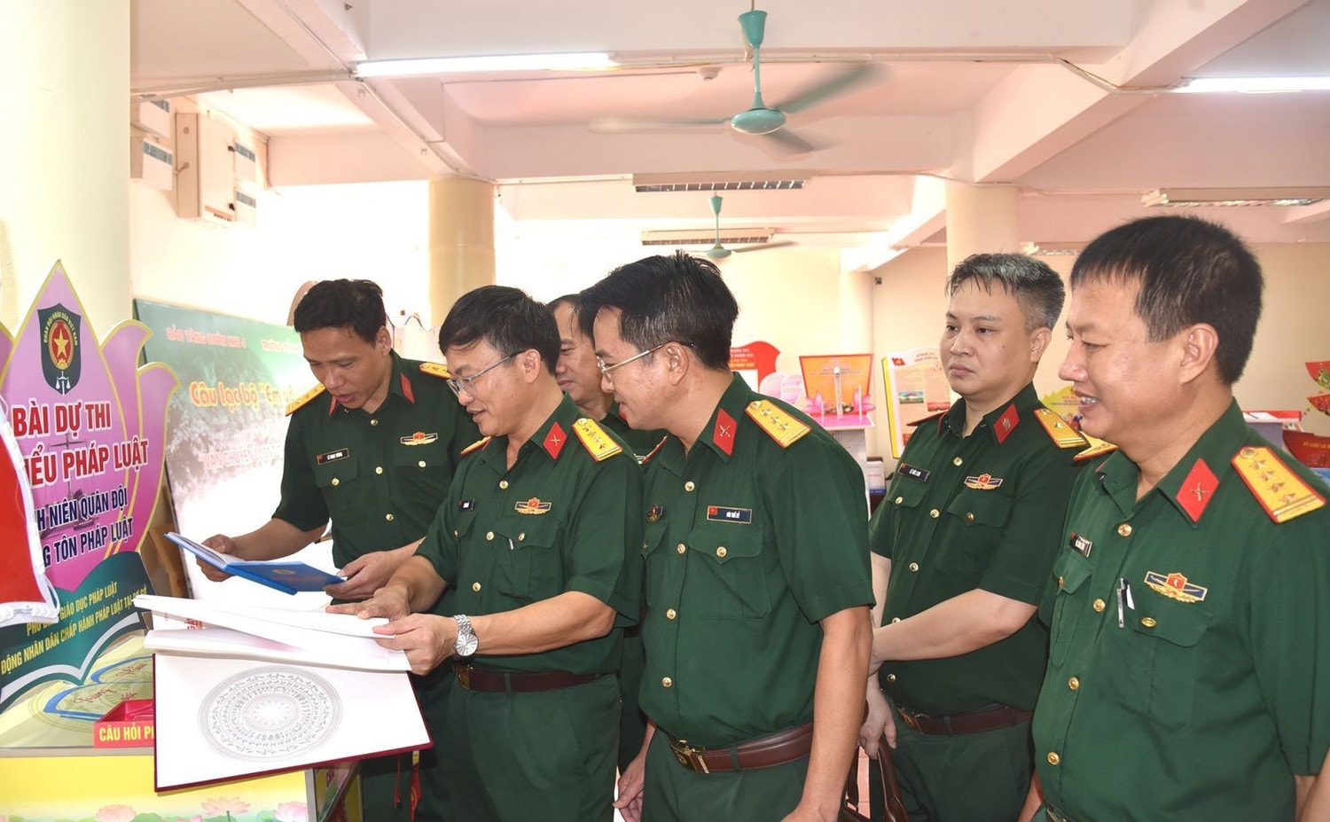 Quân khu 4 hưởng ứng Ngày Pháp luật Việt Nam năm 2023 -0