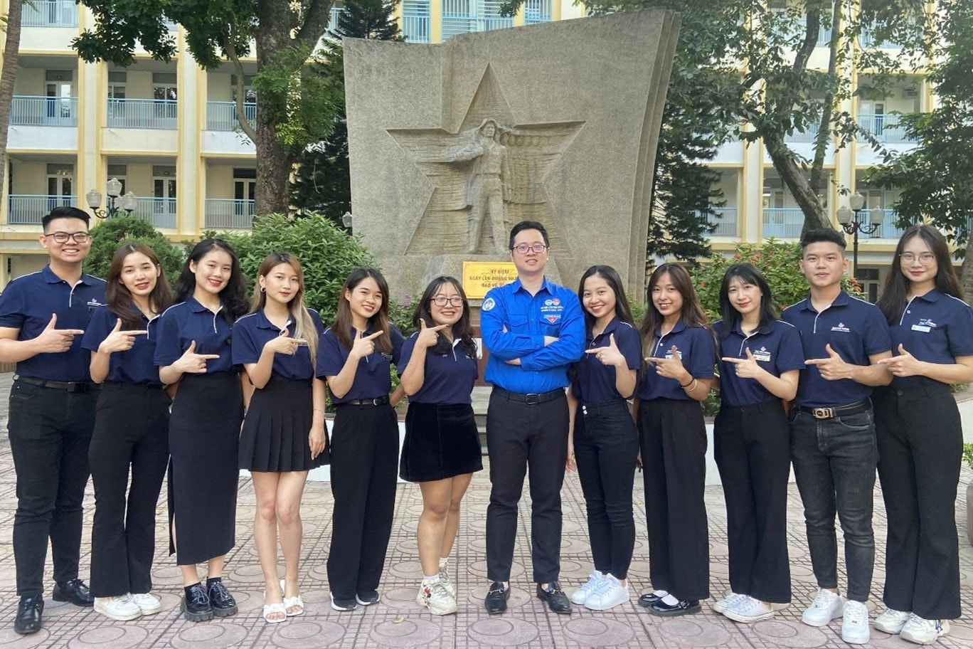 Thủ khoa Trường ĐH Kinh tế Quốc dân được nhận vào Big 4 khi chưa tốt nghiệp -0