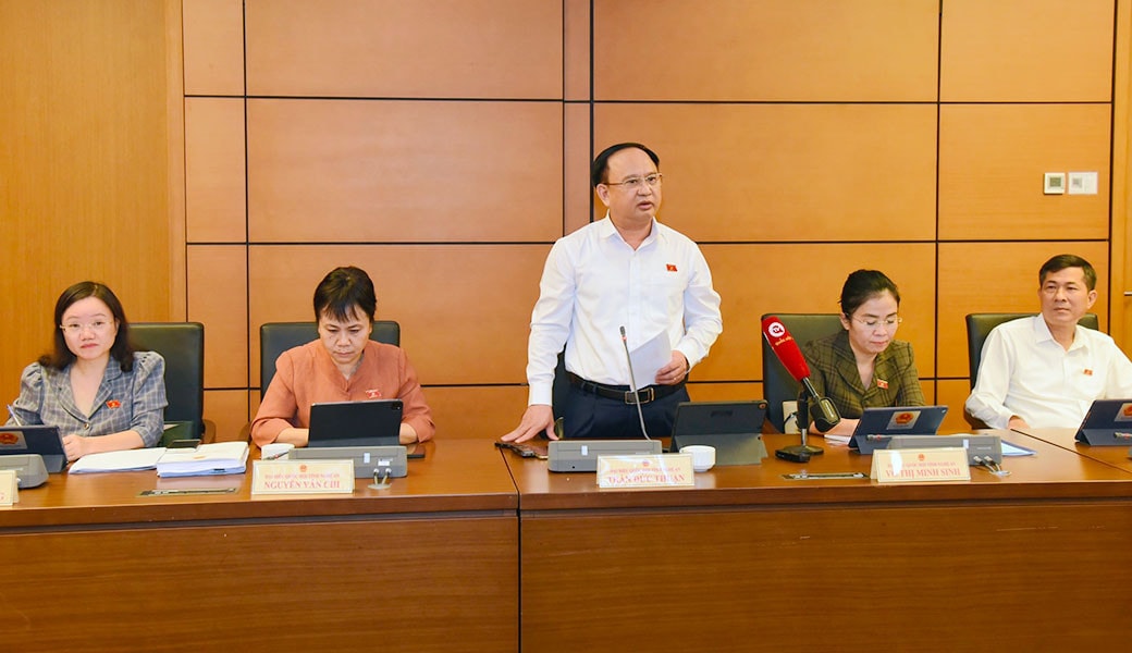 Đoàn ĐBQH tỉnh Nghệ An thảo luận về kinh tế- xã hội, ngân sách Nhà nước: Hỗ trợ các địa phương khó khăn trong dự toán thu ngân sách Nhà nước năm 2024 -0
