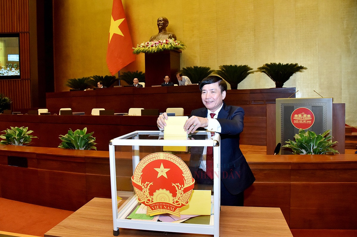 Quốc hội lấy phiếu tín nhiệm đối với các chức danh do Quốc hội bầu, phê chuẩn -6