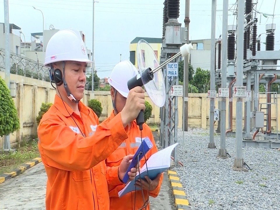 EVNNPC có sản lượng điện thương phẩm tháng 9.2023 đạt 8,083 tỷ kWh (Ảnh: BN) EVNNPC tập trung triển khai nhiệm vụ công tác 3 tháng cuối năm -0