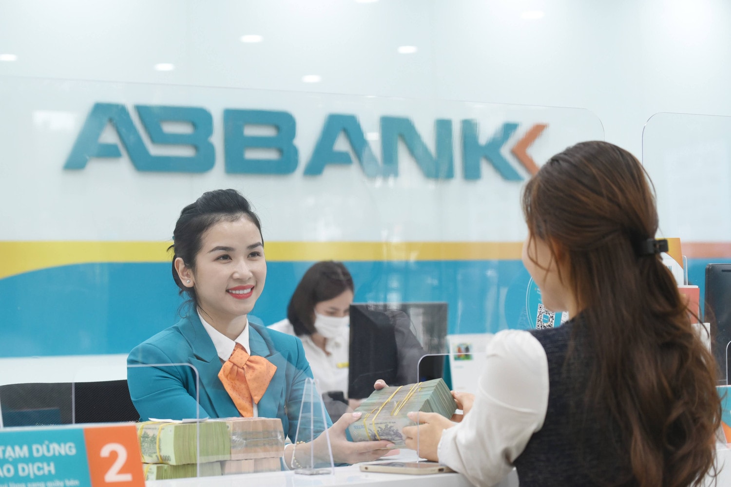 Thu nhập từ hoạt động dịch vụ của ABBANK tăng trưởng cao -0