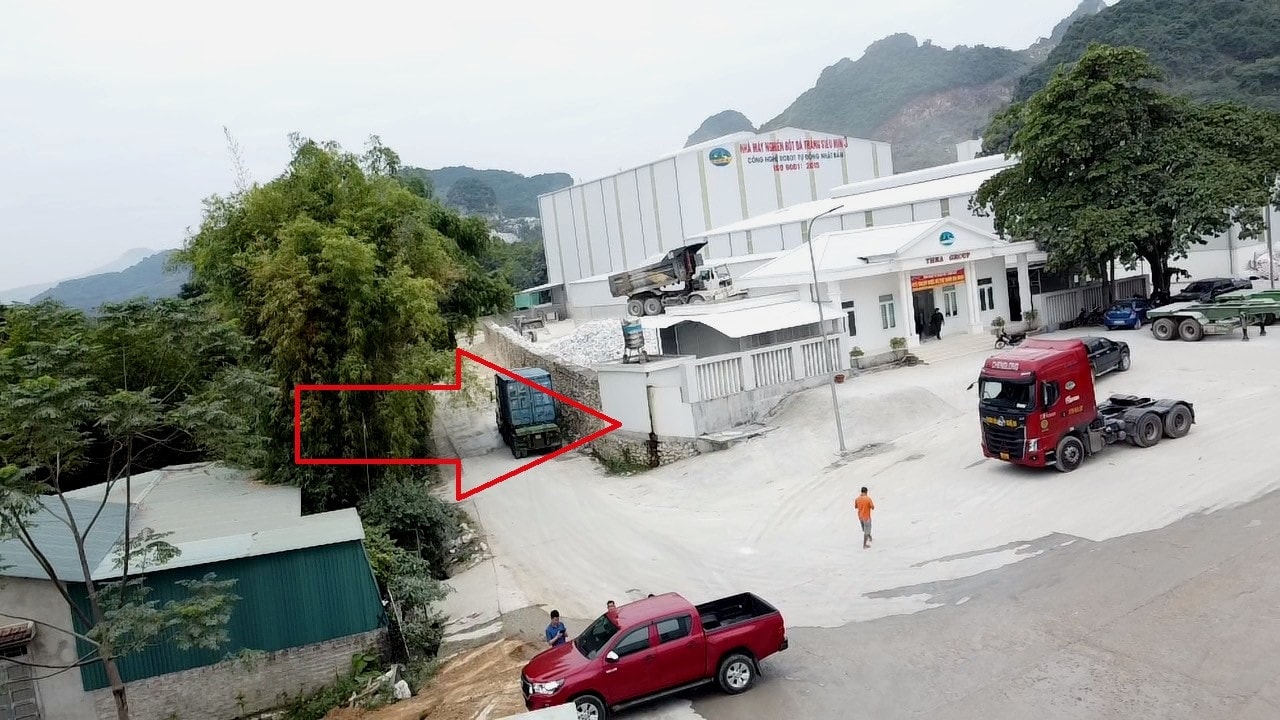 Người dân cầu cứu vì bị nhà máy nghiền bột đá siêu mịn “tra tấn” -0