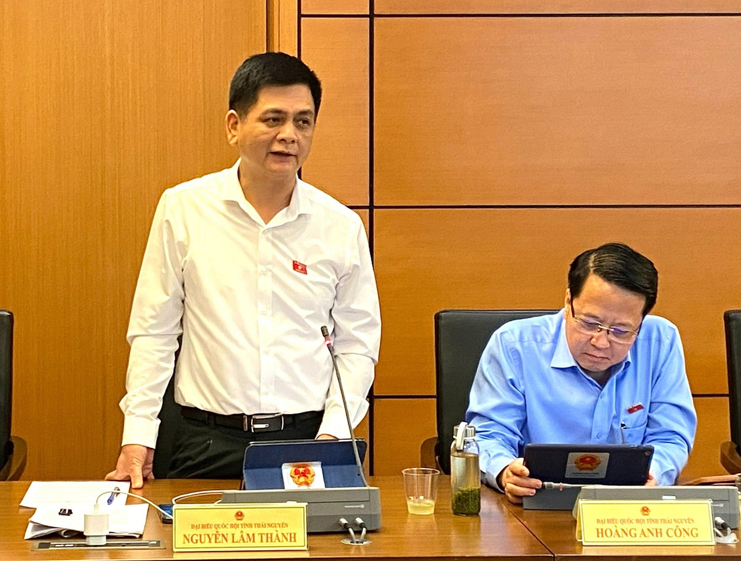 Có những xem xét, đánh giá kỹ lưỡng về hai Nghị quyết -0