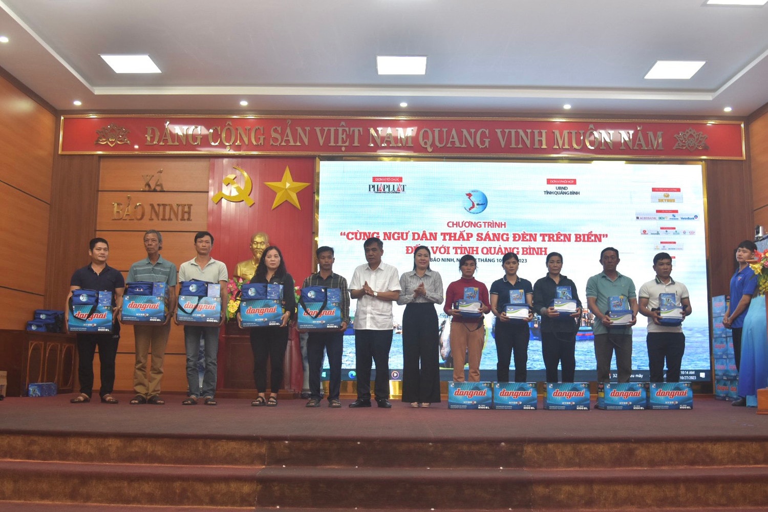 Quảng Bình cùng ngư dân thắp sáng đèn trên biển, hướng đến tháo gỡ “thẻ vàng” IUU -0
