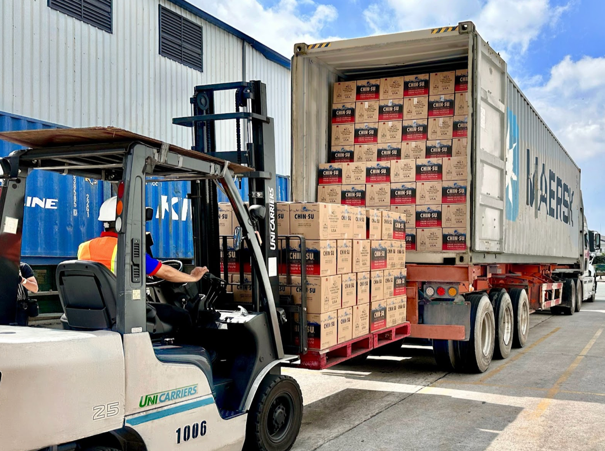 Mê món Việt 15 năm, Chad Kubanoff lần đầu đến thăm nhà thùng nước mắm Chin-su Phú Quốc -0