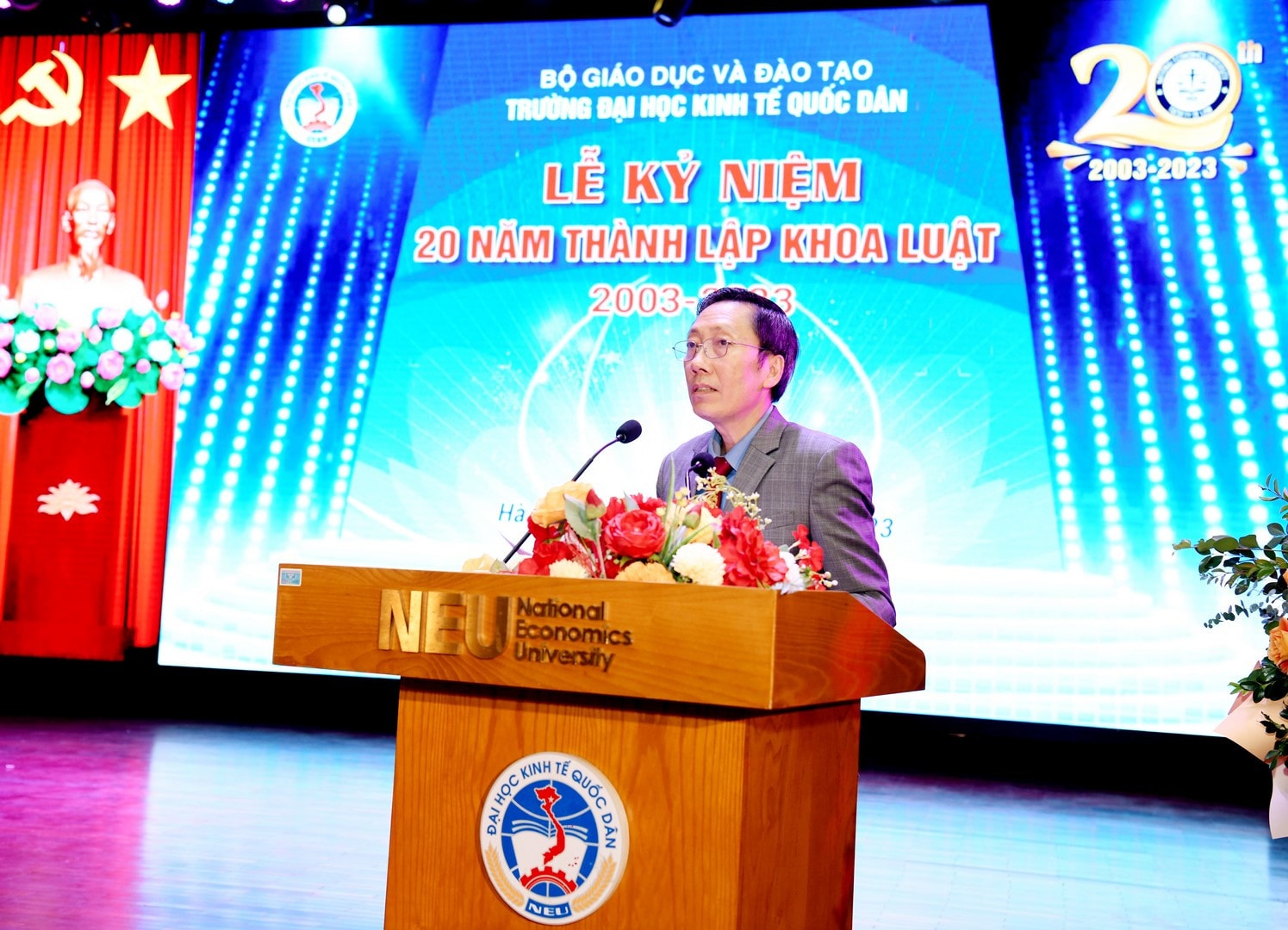 PGS.TS Trần Văn Nam, Trưởng Khoa Luật, Trường Đại học Kinh tế Quốc dân báo cáo tổng kết 20 năm thành lập Khoa (Ảnh: Tuấn Anh) Hướng tới thành lập Trường Luật trong khuôn khổ Đại học Kinh tế Quốc dân -0
