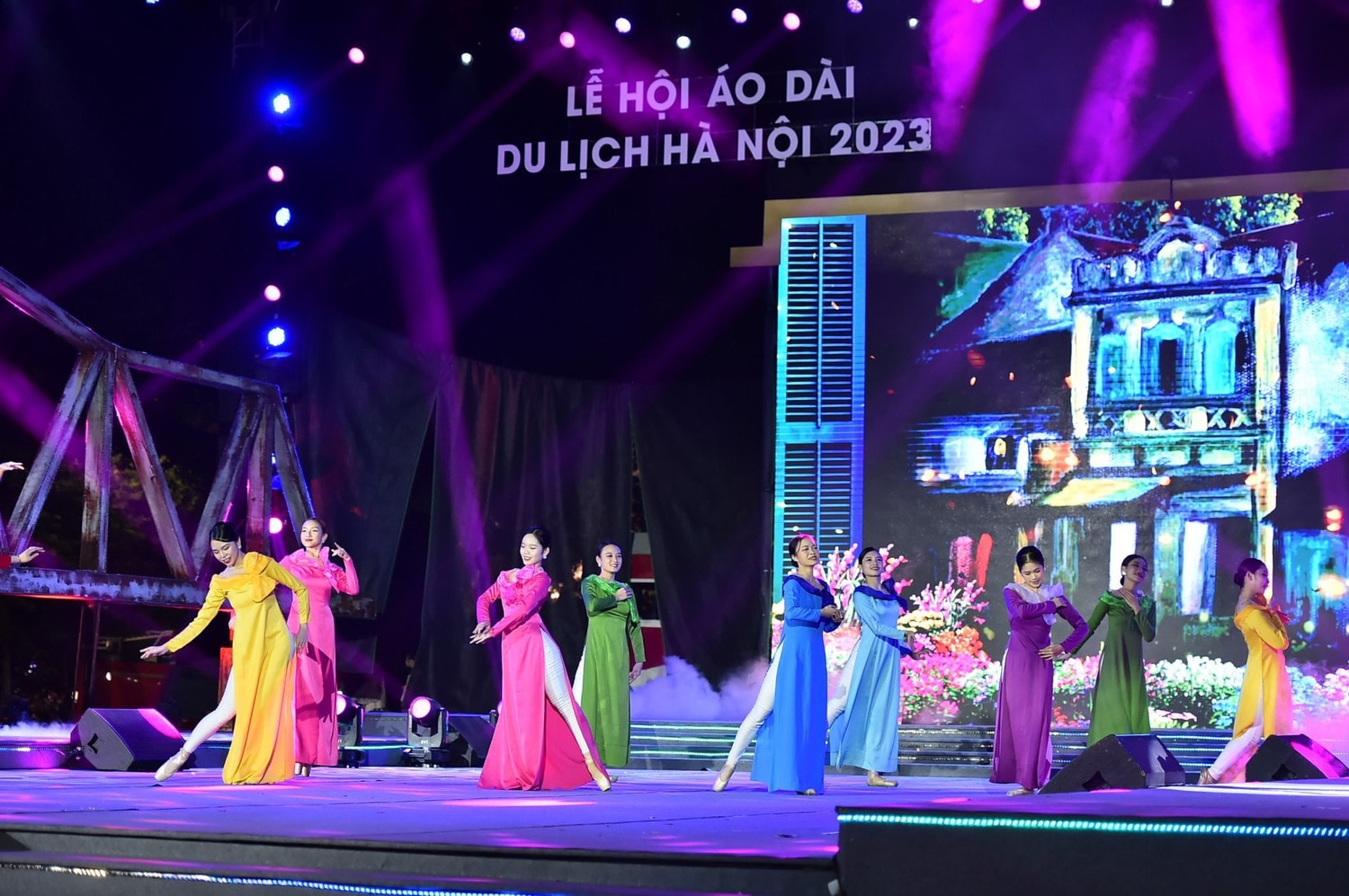 Ấn tượng Lễ hội Áo dài du lịch Hà Nội 2023 -0