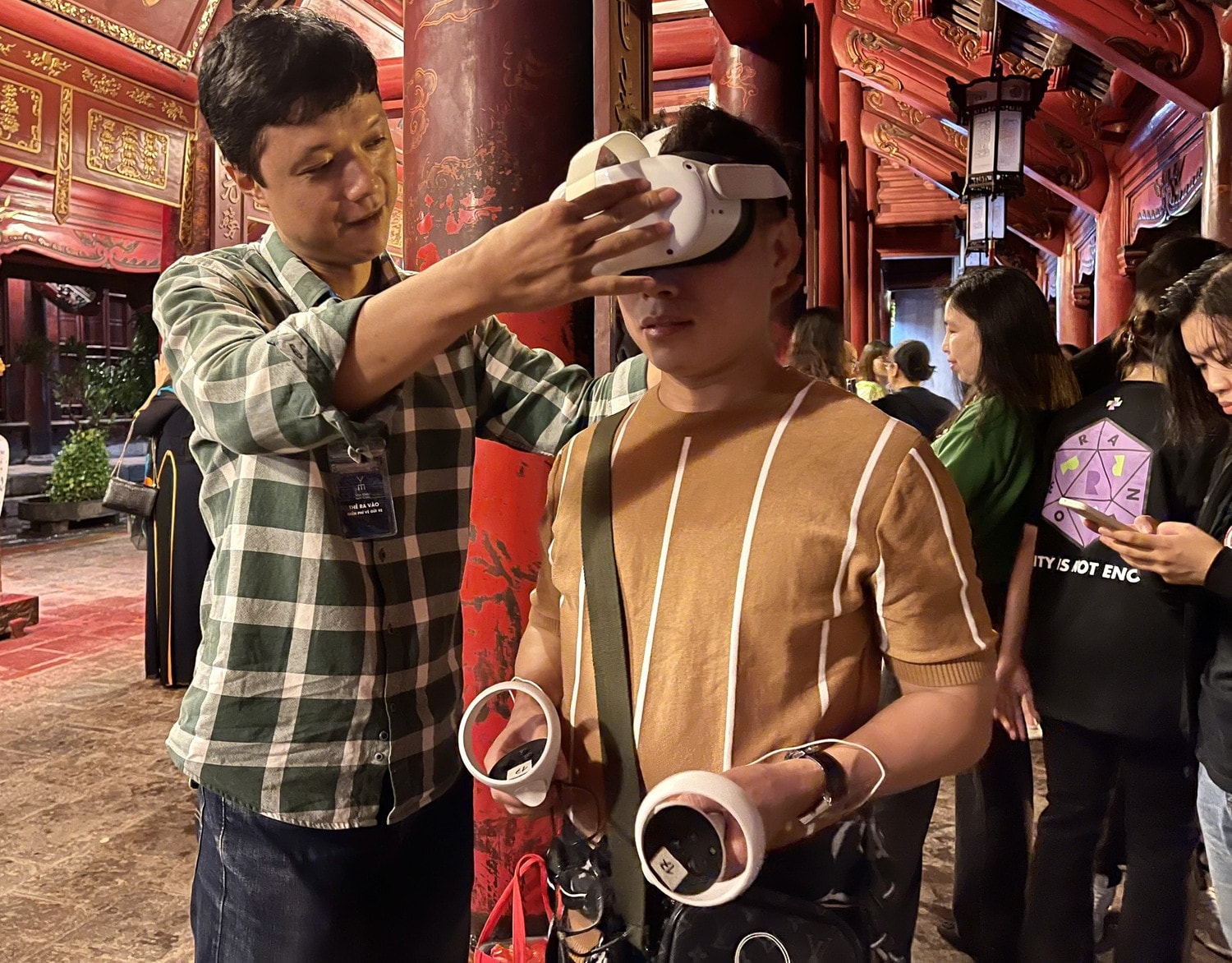 Ra mắt Tour trải nghiệm đêm Văn Miếu - Quốc Tử Giám -0