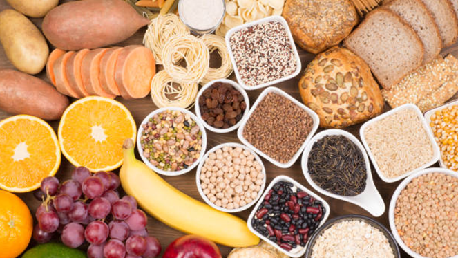 Các loại carb tốt có trong ngũ cốc nguyên hạt, rau, quả, các loại đậu (Ảnh: iStock)