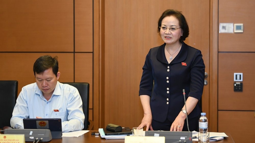 Bộ trưởng Bộ Nội vụ Phạm Thị Thanh Trà, phát biểu về chính sách cải cách tiền lương tại Kỳ họp thứ Sáu, Quốc hội Khoá XV