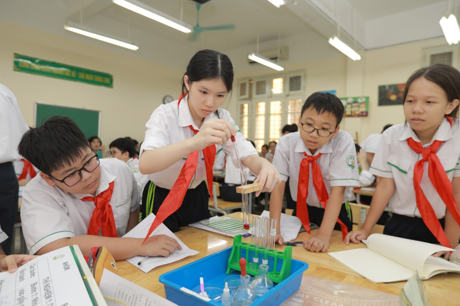 Hà Nội: Giáo viên tích cực sáng tạo, linh hoạt trong dạy học môn Khoa học tự nhiên lớp 8 -0