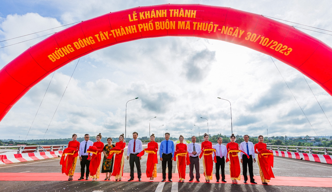 Khánh thành dự án đường Đông Tây thành phố Buôn Ma Thuột trị giá hơn 1.200 tỷ -0