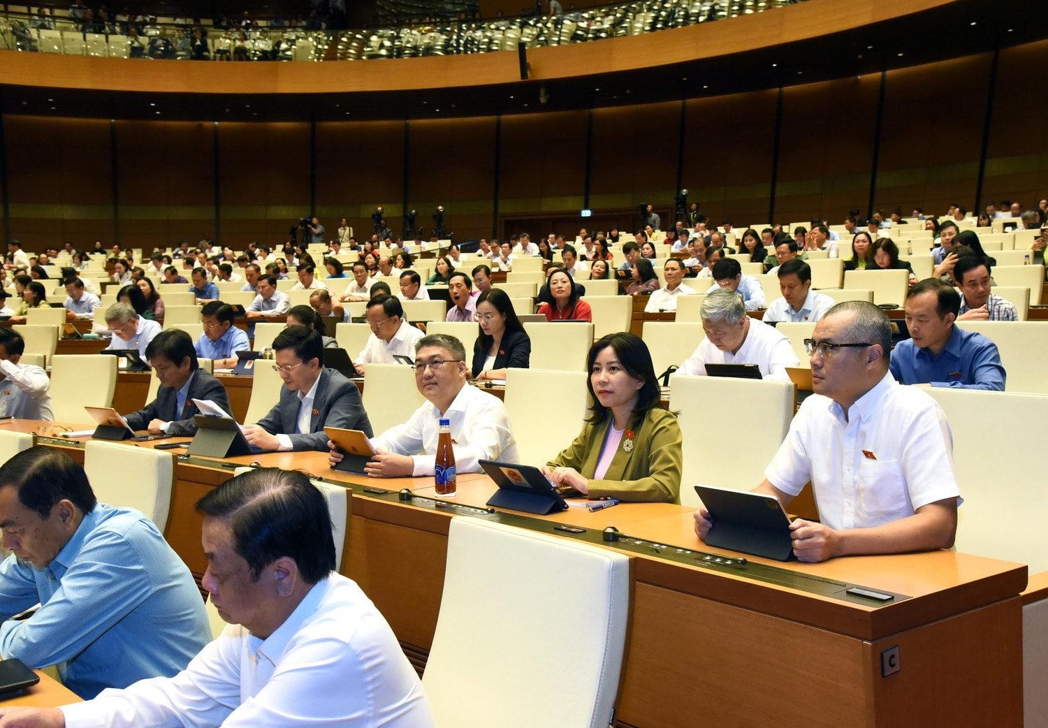 Thảo luận tại hội trường về dự án Luật Kinh doanh bất động sản (sửa đổi) ảnh 3 Thảo luận tại hội trường về dự án Luật Kinh doanh bất động sản (sửa đổi) -0