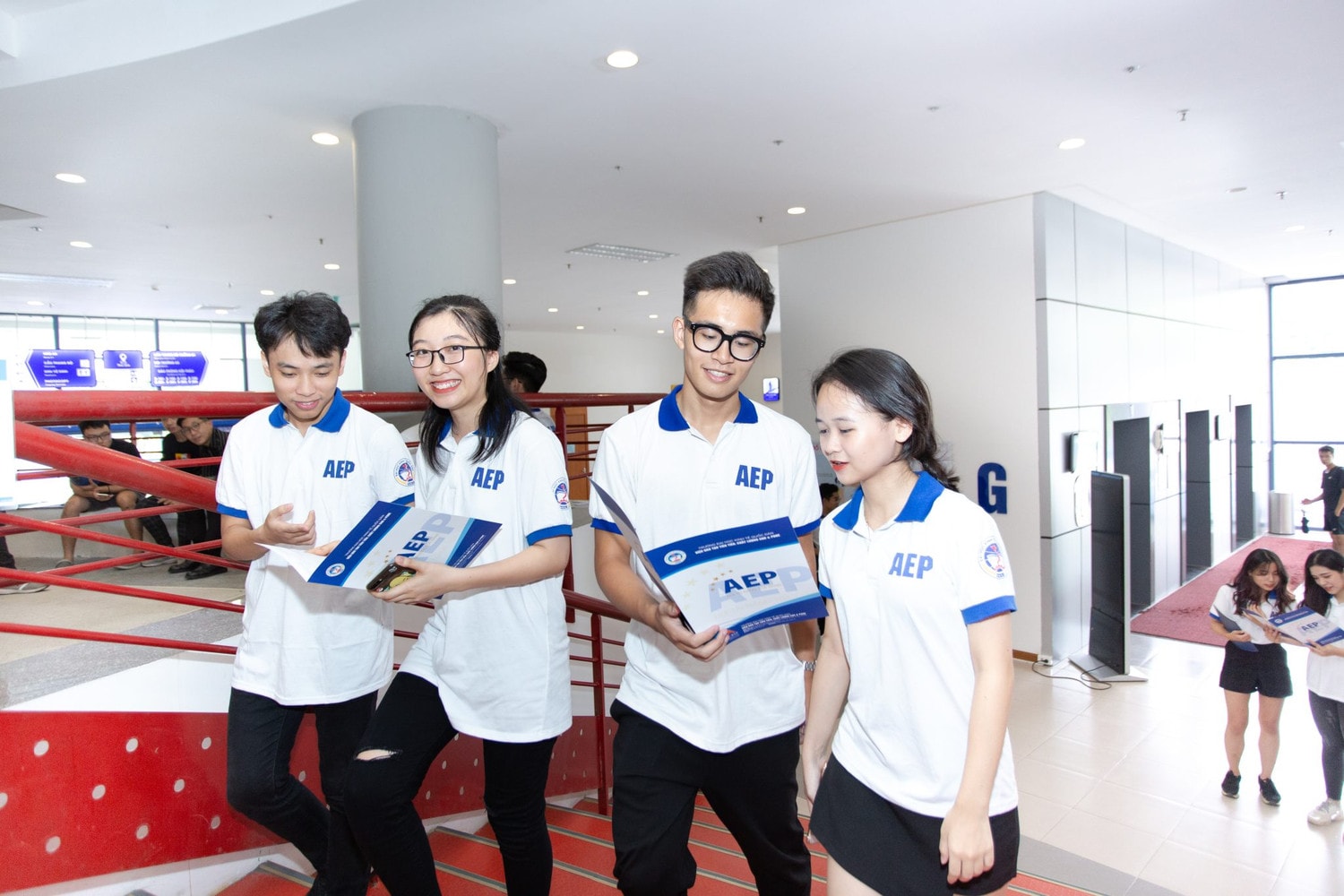 Thêm 8 chương trình đào tạo của Trường ĐH Kinh tế Quốc dân đạt Chứng nhận kiểm định chất lượng Hoa Kỳ -0