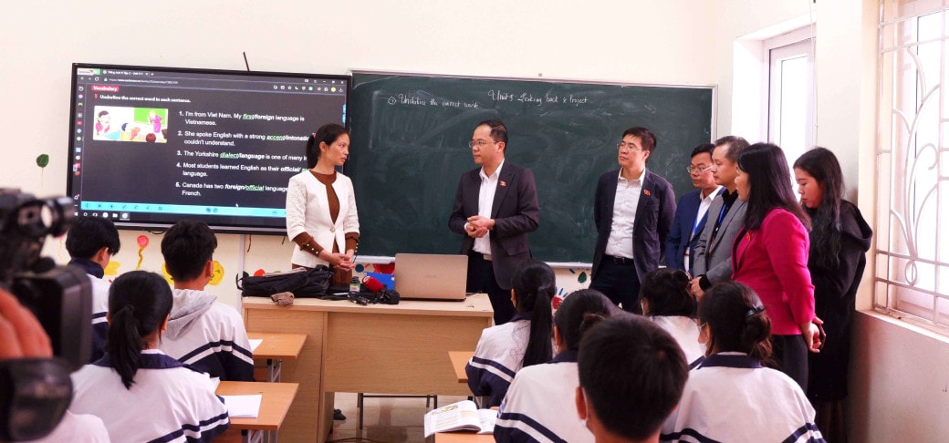 Nhà nước cần thiết giữ vai trò chủ đạo đối với biên soạn sách giáo khoa -0