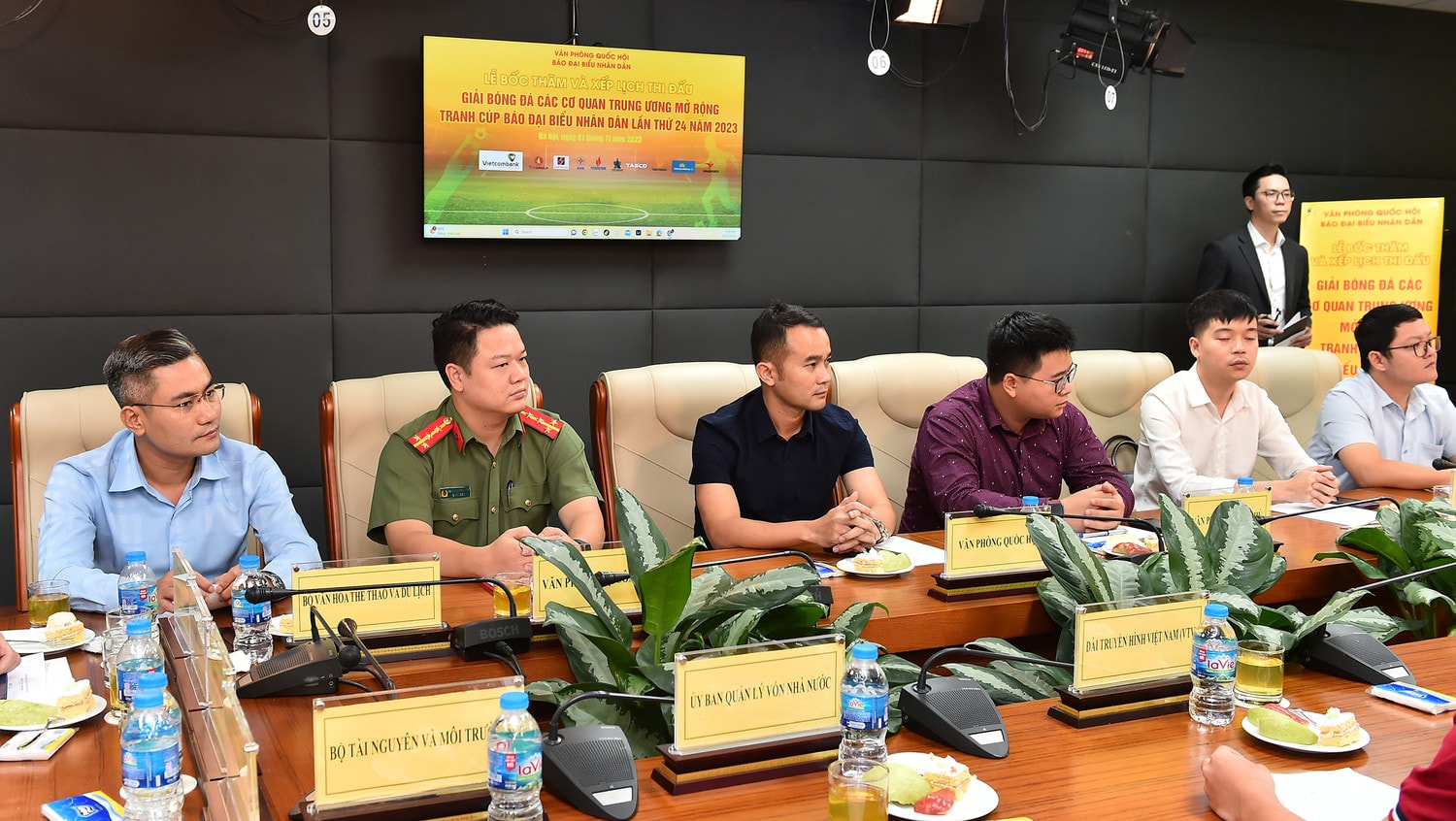 Bốc thăm chia bảng Giải bóng đá các cơ quan Trung ương mở rộng tranh Cúp Báo Đại biểu Nhân dân năm 2023 ảnh 9 Bốc thăm chia bảng Giải bóng đá các cơ quan Trung ương mở rộng tranh Cúp Báo Đại biểu Nhân dân năm 2023