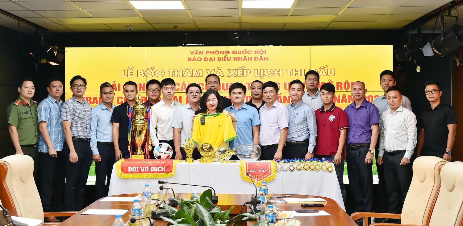 Bốc thăm chia bảng Giải bóng đá các cơ quan Trung ương mở rộng tranh Cúp Báo Đại biểu Nhân dân năm 2023 ảnh 2 Bốc thăm chia bảng Giải bóng đá các cơ quan Trung ương mở rộng tranh Cúp Báo Đại biểu Nhân dân năm 2023