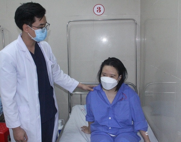 Ăn trái hồng ngâm, người phụ nữ trẻ bị tắc ruột non và dạ dày -0