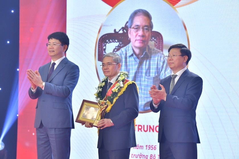 Tôn vinh 50 Gương sáng Pháp luật năm 2023 -0