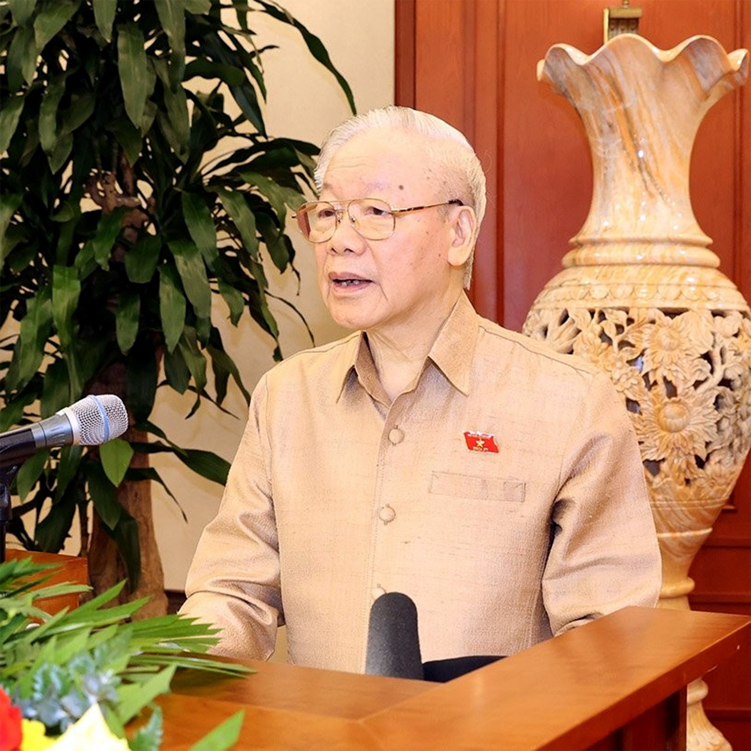 TƯ TƯỞNG, ĐẠO ĐỨC, PHONG CÁCH HỒ CHÍ MINH MÃI MÃI TRƯỜNG TỒN CÙNG DÂN TỘC VIỆT NAM VĂN HIẾN VÀ ANH HÙNG