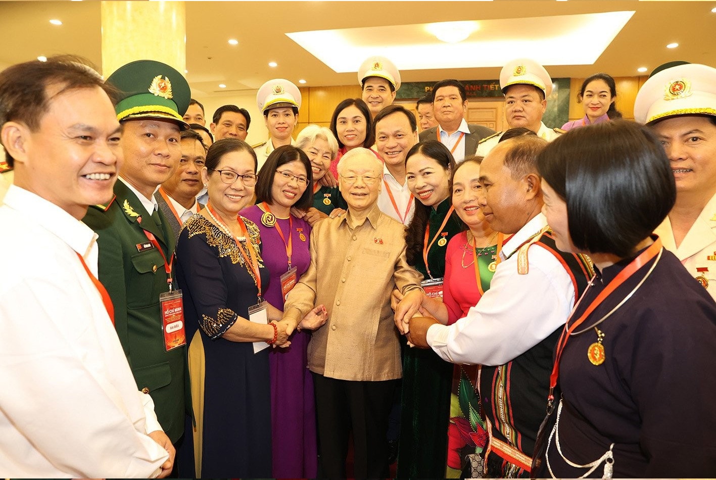 TƯ TƯỞNG, ĐẠO ĐỨC, PHONG CÁCH HỒ CHÍ MINH MÃI MÃI TRƯỜNG TỒN CÙNG DÂN TỘC VIỆT NAM VĂN HIẾN VÀ ANH HÙNG -1
