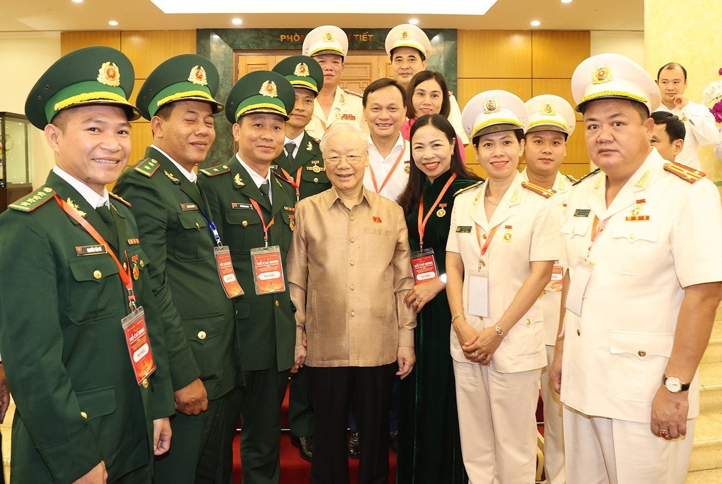 TƯ TƯỞNG, ĐẠO ĐỨC, PHONG CÁCH HỒ CHÍ MINH MÃI MÃI TRƯỜNG TỒN CÙNG DÂN TỘC VIỆT NAM VĂN HIẾN VÀ ANH HÙNG -0
