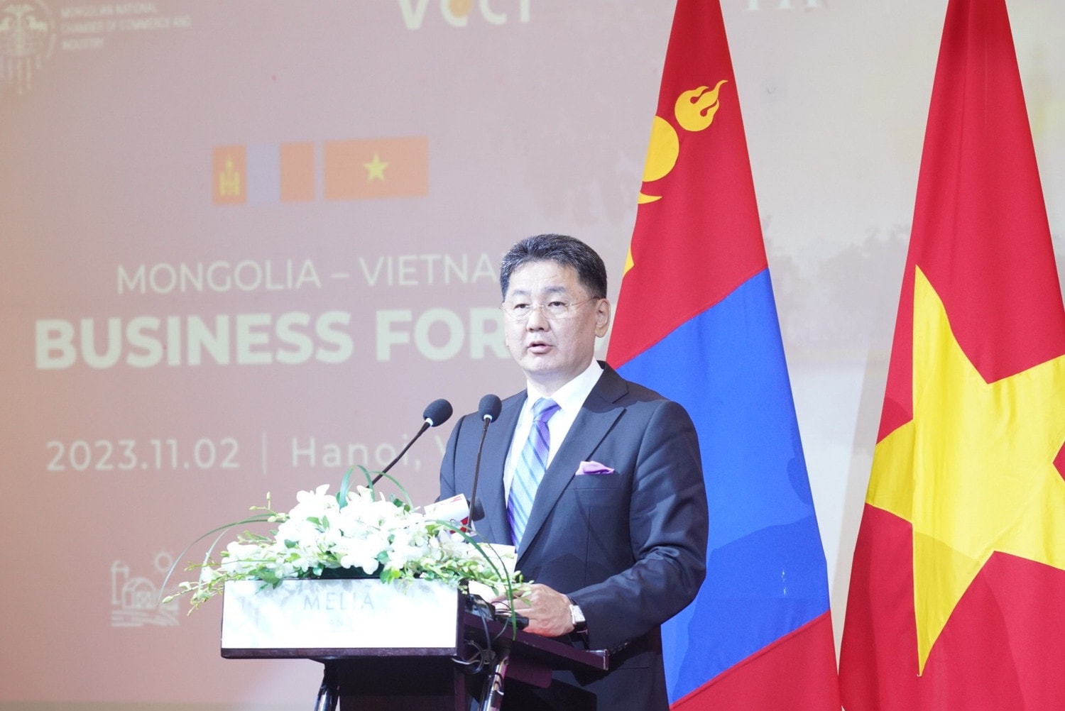 Tổng thống Mông Cổ Ukhnaagiin Khurelsukh phát biểu tại Diễn đàn doanh nghiệp Việt Nam - Mông Cổ Tổng thống Mông Cổ dự Vietjet công bố đường bay thẳng giữa Ulaanbaatar và Nha Trang -0