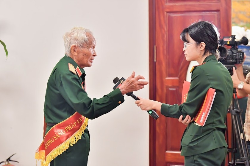 Tôn vinh 50 Gương sáng Pháp luật năm 2023 -0