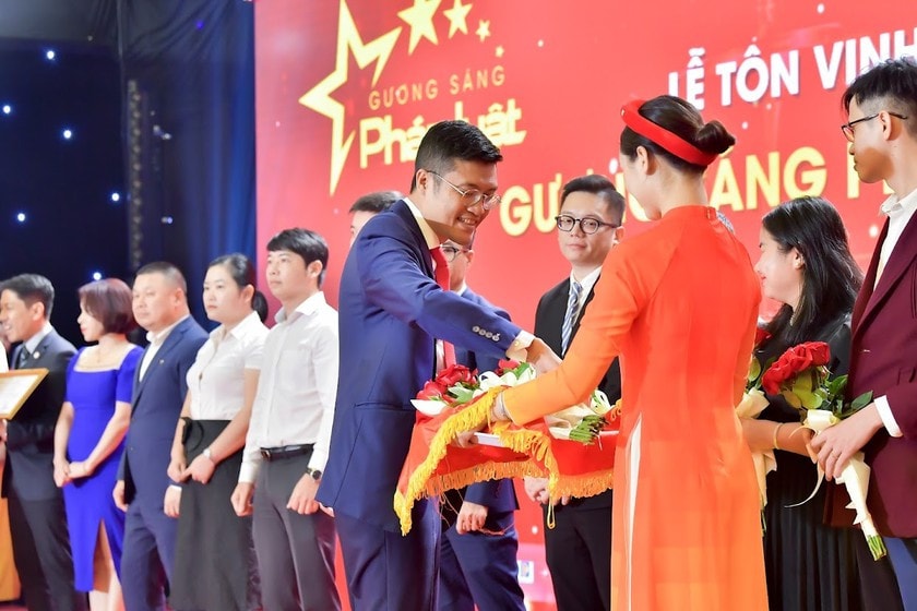 Tôn vinh 50 Gương sáng Pháp luật năm 2023 -0