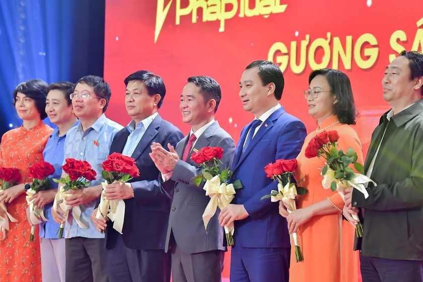 Tôn vinh 50 Gương sáng Pháp luật năm 2023 -0