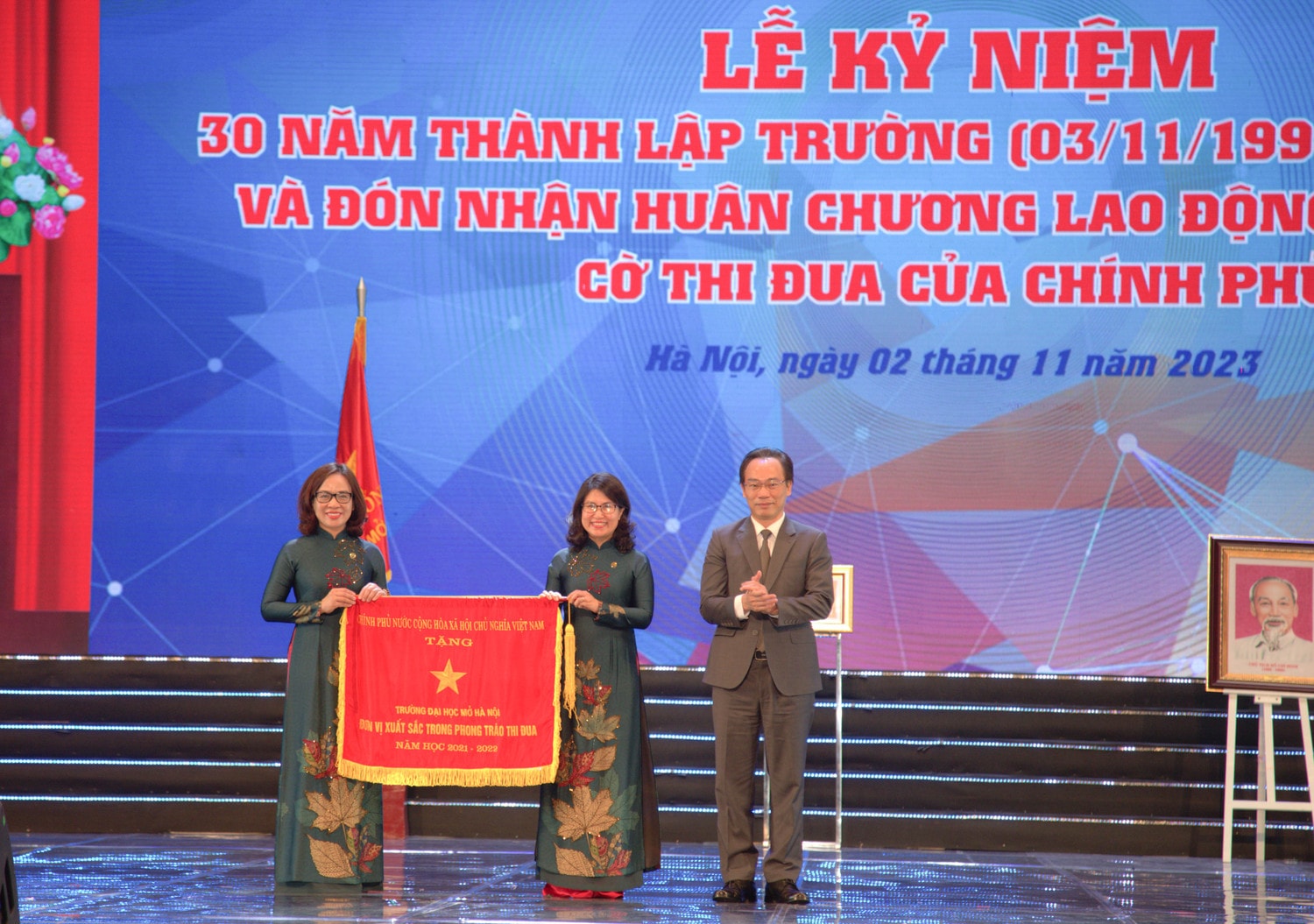 thứ trg.jpg -0