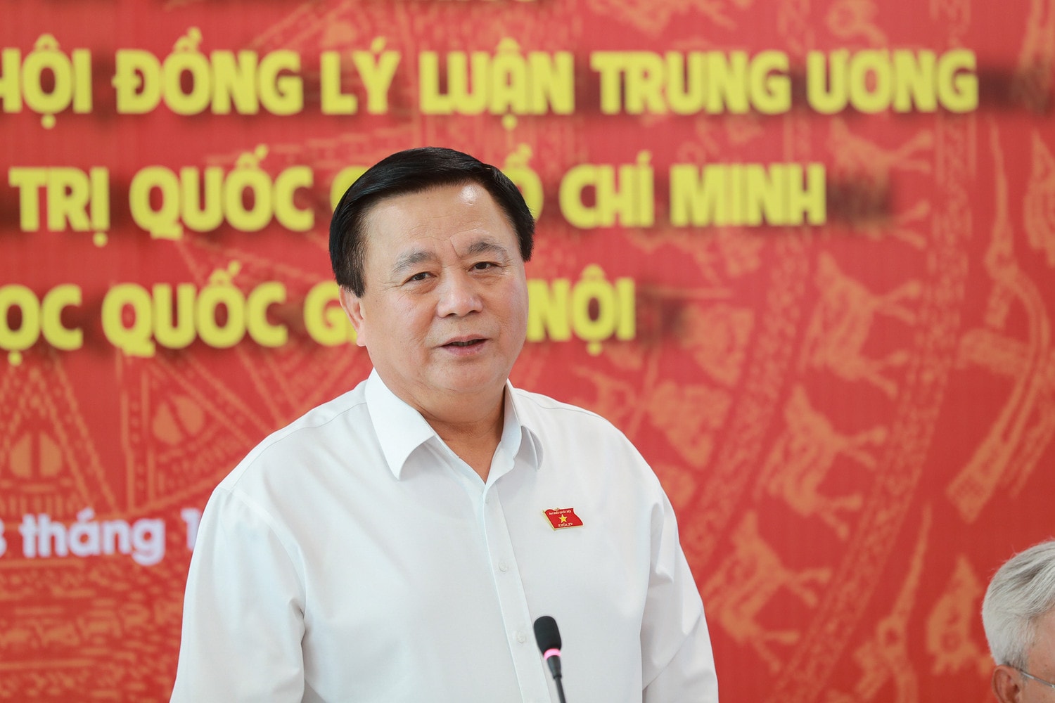 ĐHQGHN cần hình thành một số nhóm nghiên cứu mạnh về lý luận chính trị -1