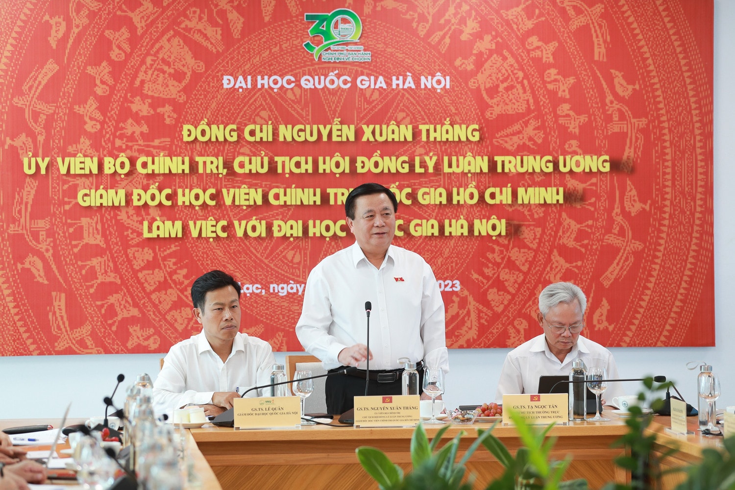 ĐHQGHN cần hình thành một số nhóm nghiên cứu mạnh về lý luận chính trị -0